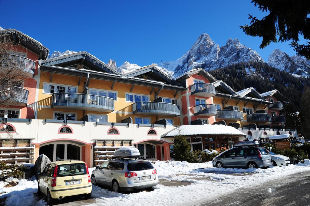 Sporting Aparthotel San Martino Di Castrozza Eksteriør billede