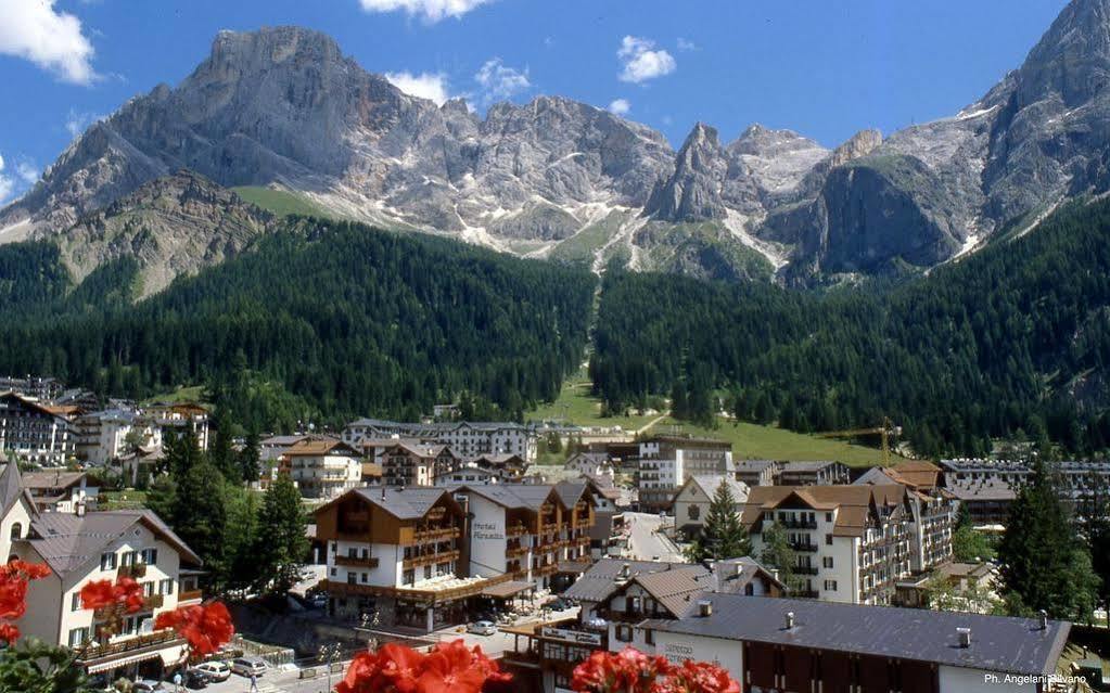 Sporting Aparthotel San Martino Di Castrozza Eksteriør billede